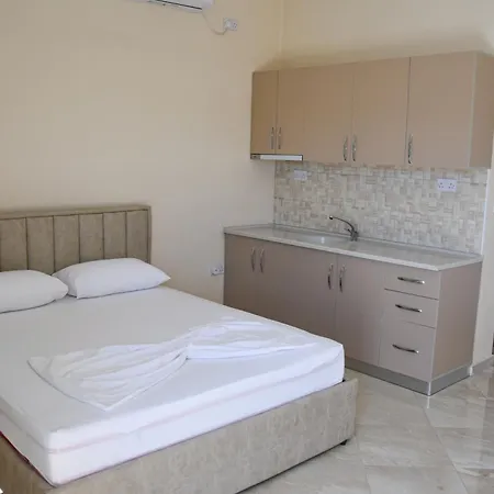 Lumaj Hostel *